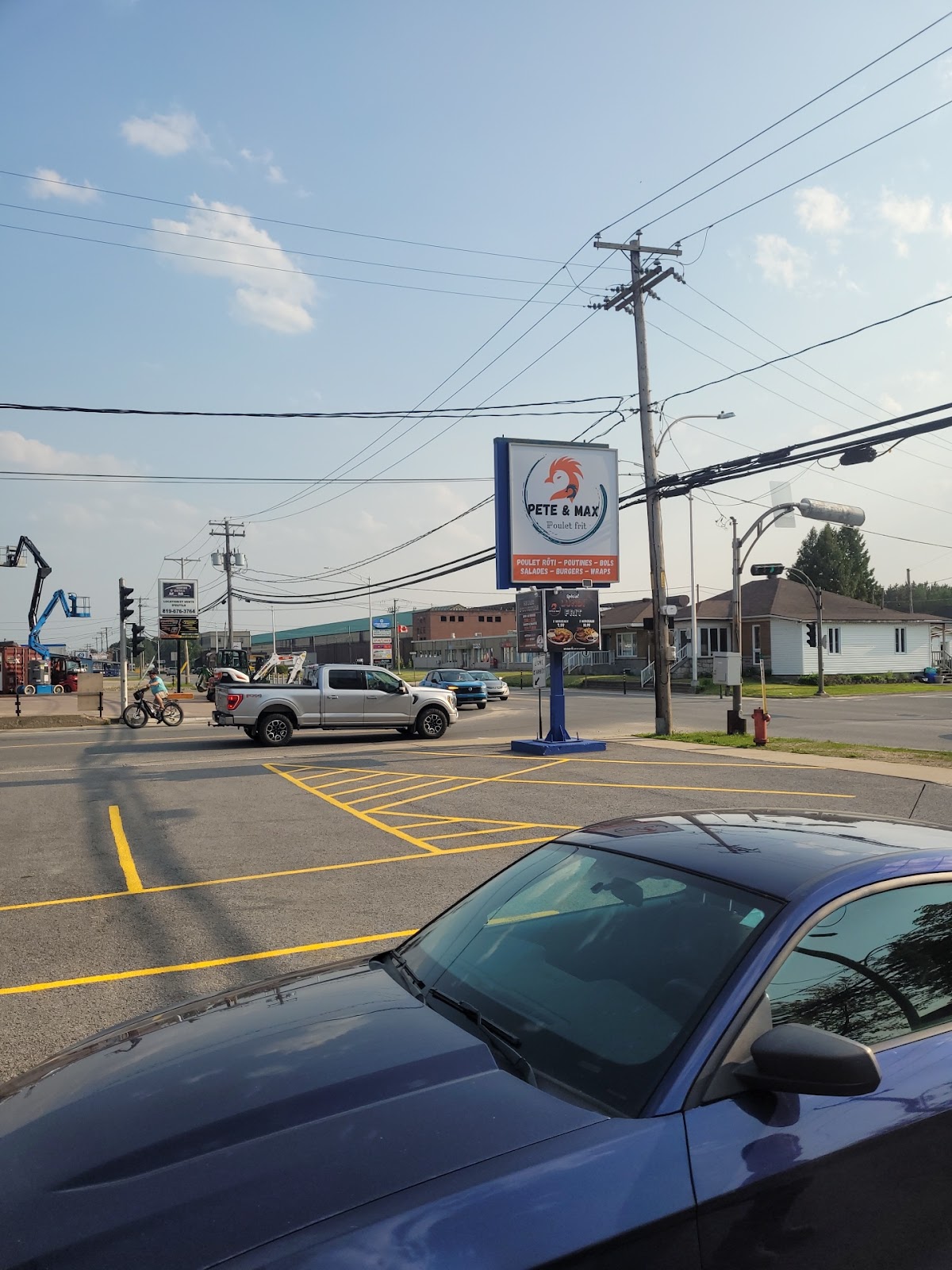 Photo of Rôtisseries Fusée - 936 Bd Ducharme, La Tuque, QC G9X 2C2